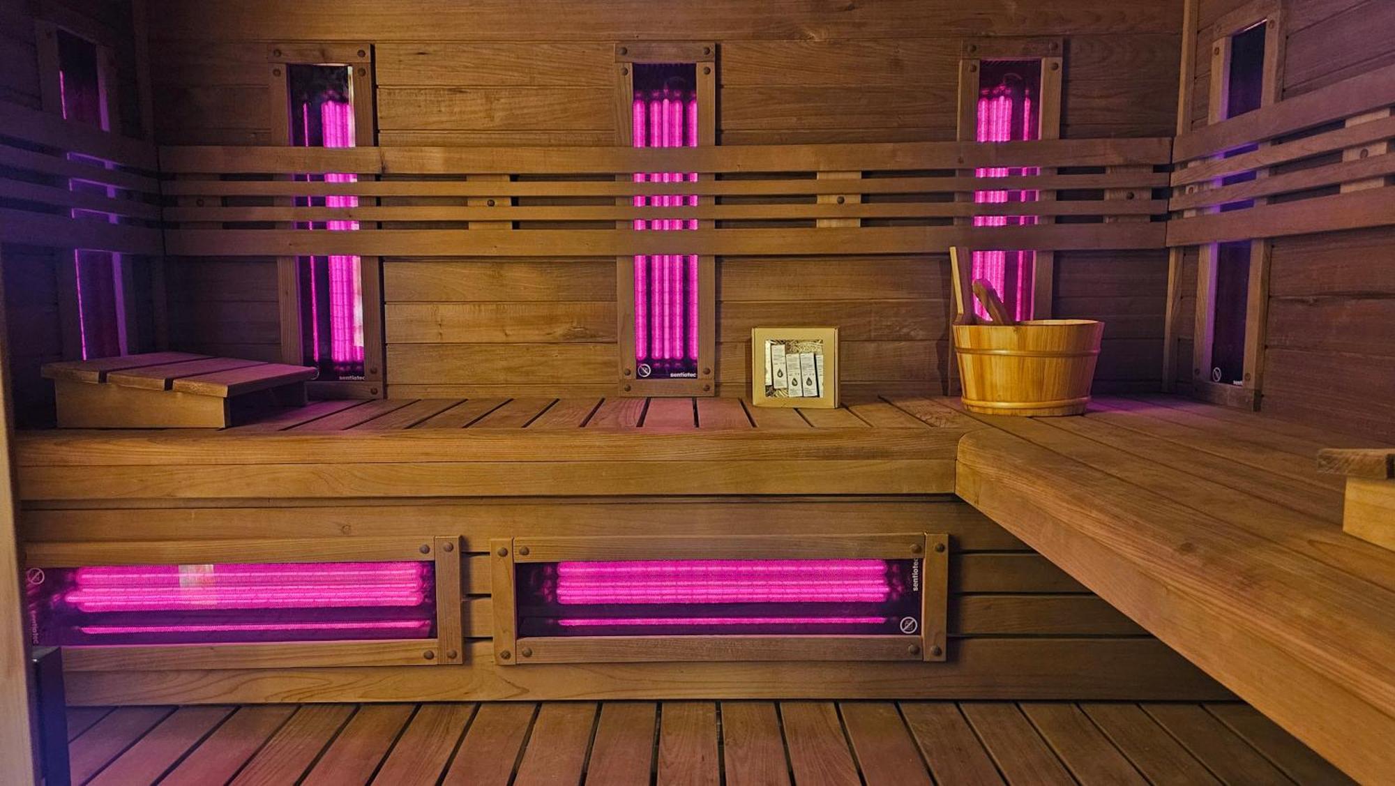 Apartamenty Komarno 46 Jacuzzi&Sauna ภายนอก รูปภาพ