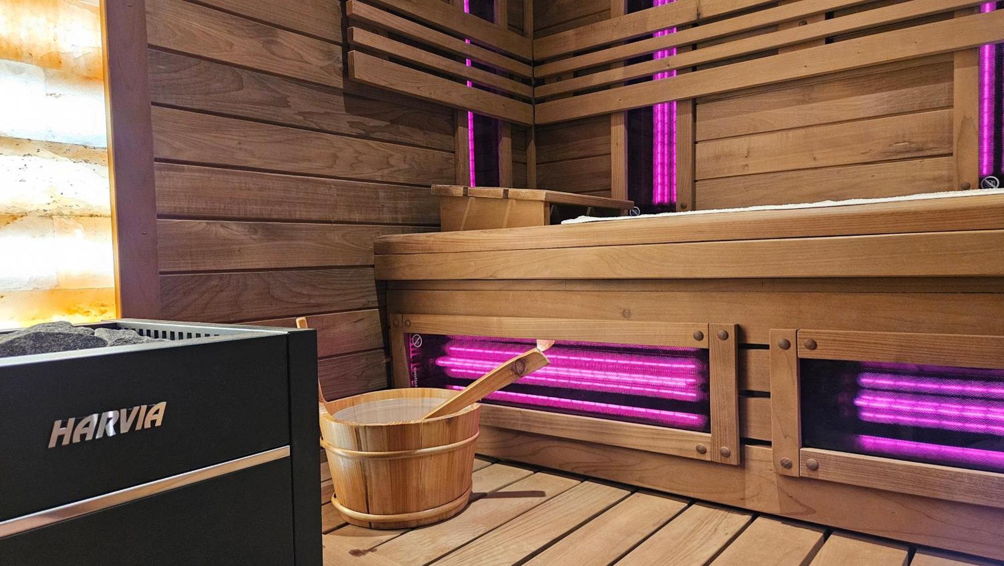 Apartamenty Komarno 46 Jacuzzi&Sauna ภายนอก รูปภาพ